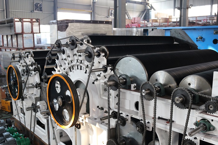 ALSL--1850 * 1230 мм Двойной цилиндр Двойной съемник Кардочесальная машина для производства нетканых материалов